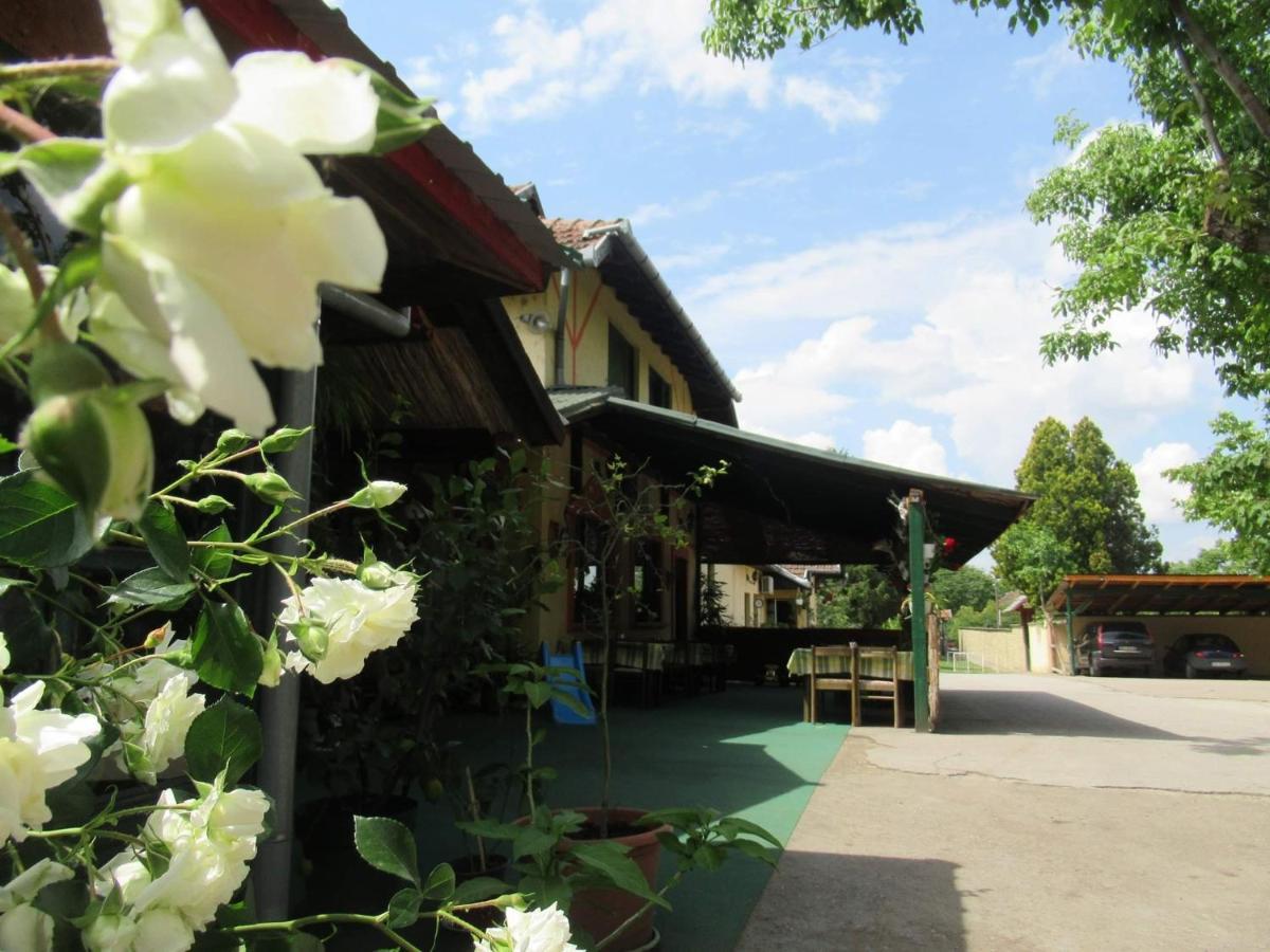 Fogado Palic Exterior photo